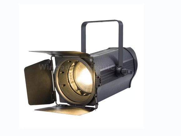 Existe-t-il des astuces pour utiliser un spot LED Fresnel ?